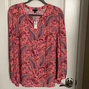 Talbots- paisley pop-over 7 buttons down    Long sleeve